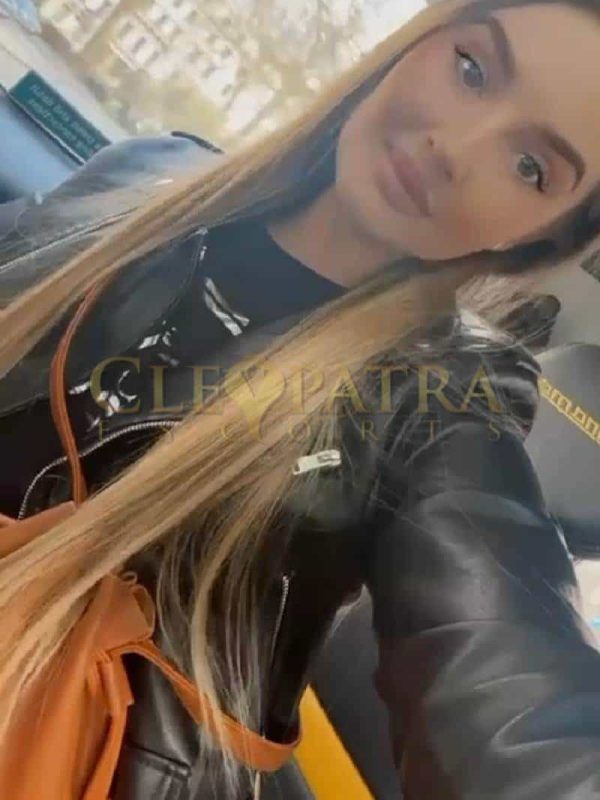 Caprice, Romanian escort in Park Lane photo 6