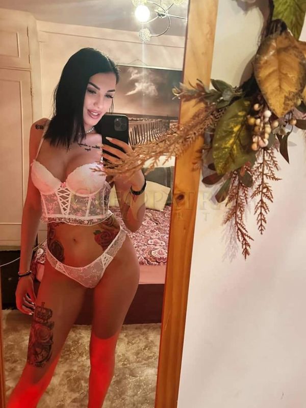 Mirinda, Romanian escort in Sloane Square photo 4