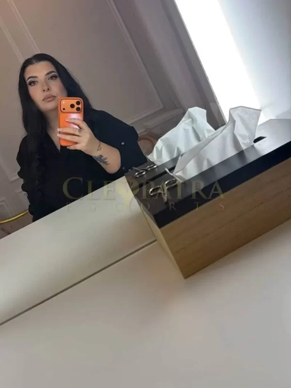 Natalee, E. European escort in Fitzrovia photo 4